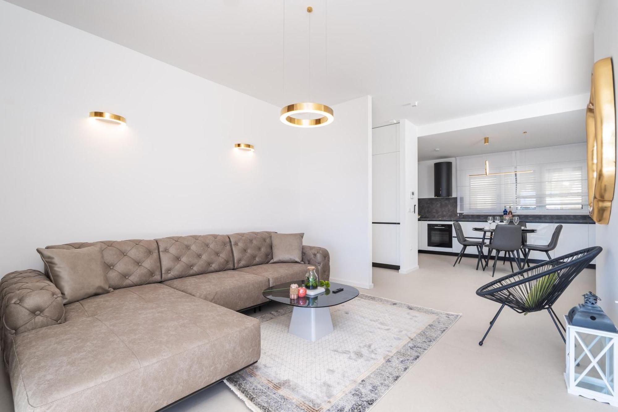 Sunset Apartment *