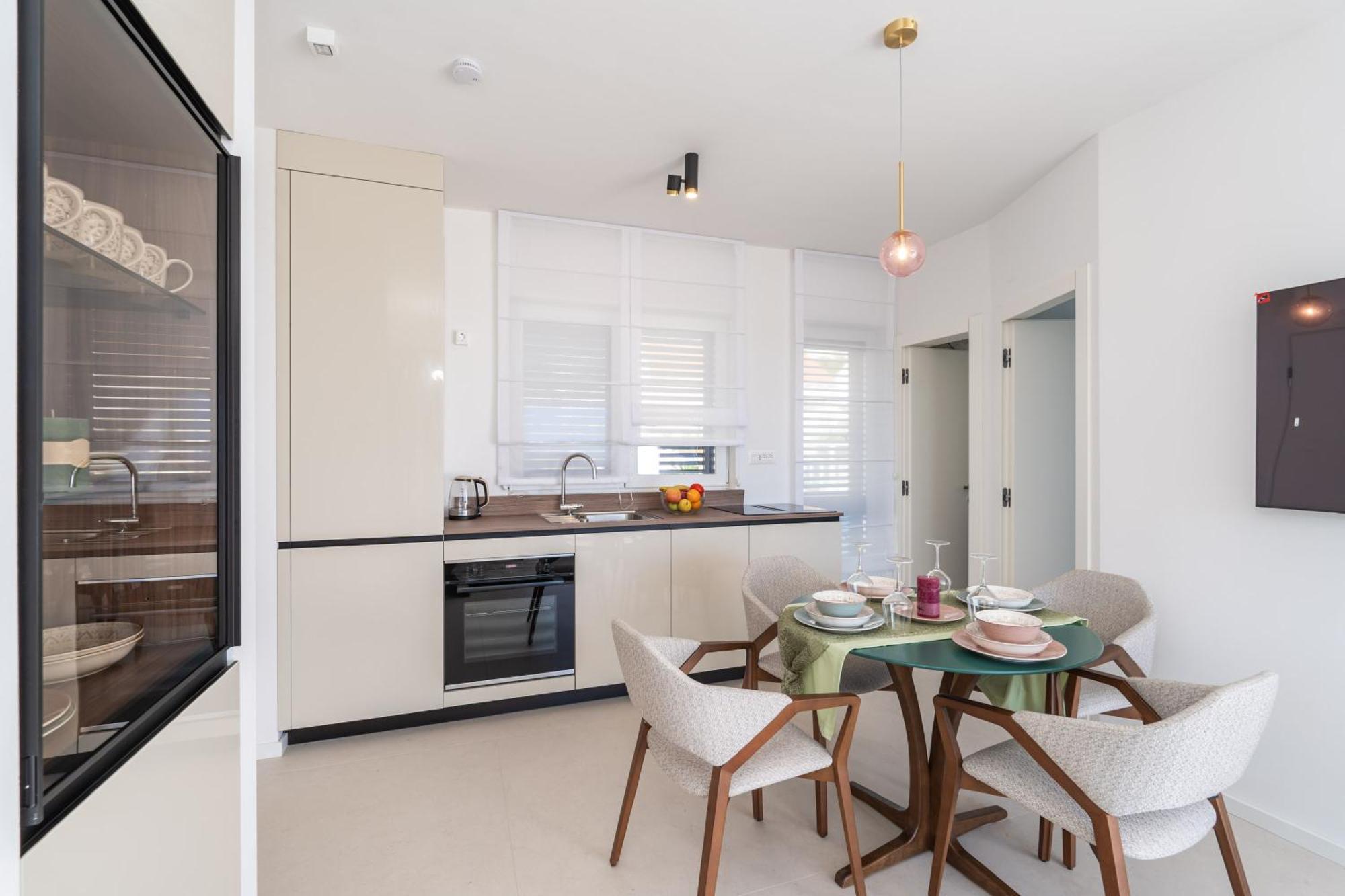 Sunset Apartment *